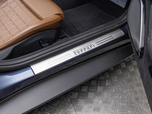 Used 2024 Ferrari Roma Spider RWD image 49
