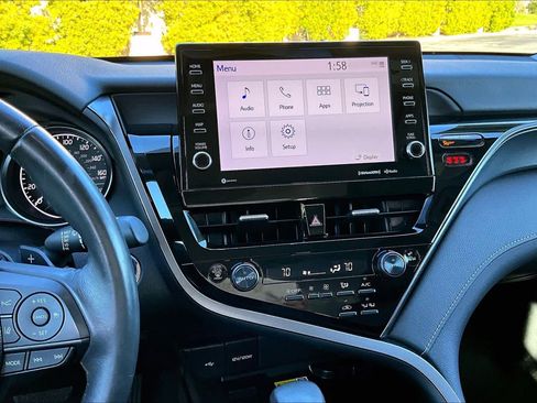 Used 2023 Toyota Camry SE image 6