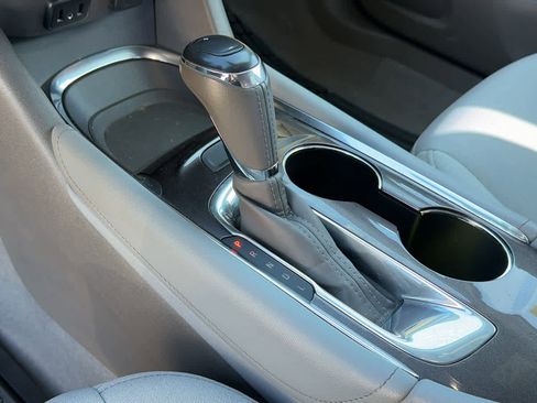 Used 2018 Chevrolet Malibu LT image 12