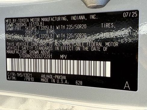 Used 2025 Toyota Sienna XSE image 36