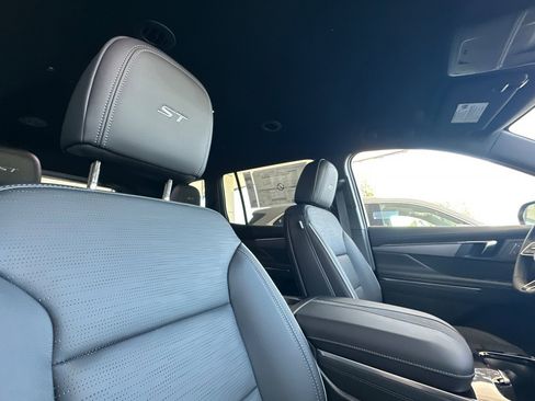 New 2025 Buick Enclave Sport Touring image 17