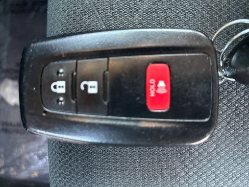 Used 2024 Toyota RAV4 XLE AWD/4WD image 29