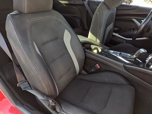 Used 2020 Chevrolet Camaro LT image 30