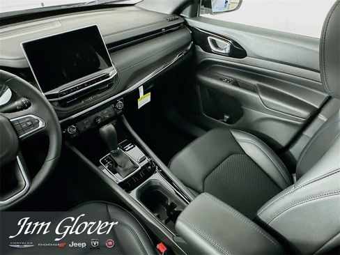 New 2026 Jeep Compass Latitude image 19