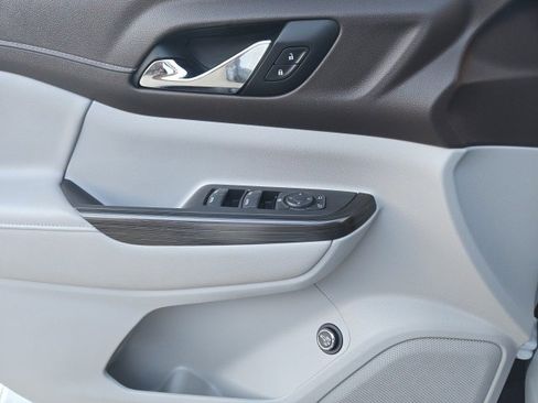 Used 2021 GMC Acadia SLT image 10