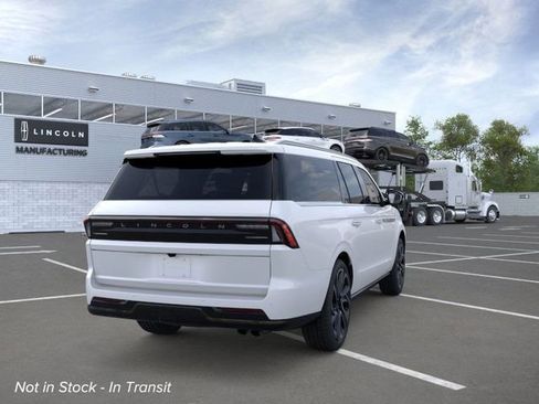 New 2026 Lincoln Navigator L Reserve AWD/4WD image 8