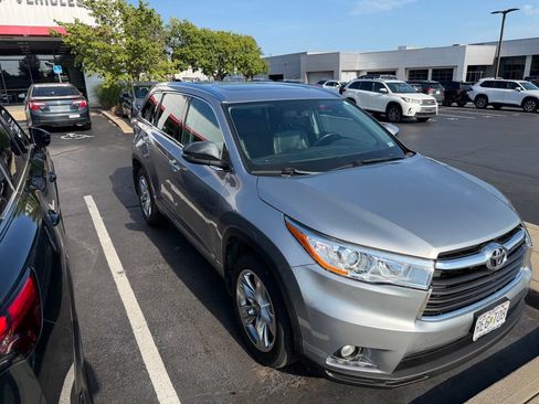 Used 2014 Toyota Highlander Limited AWD/4WD image 12