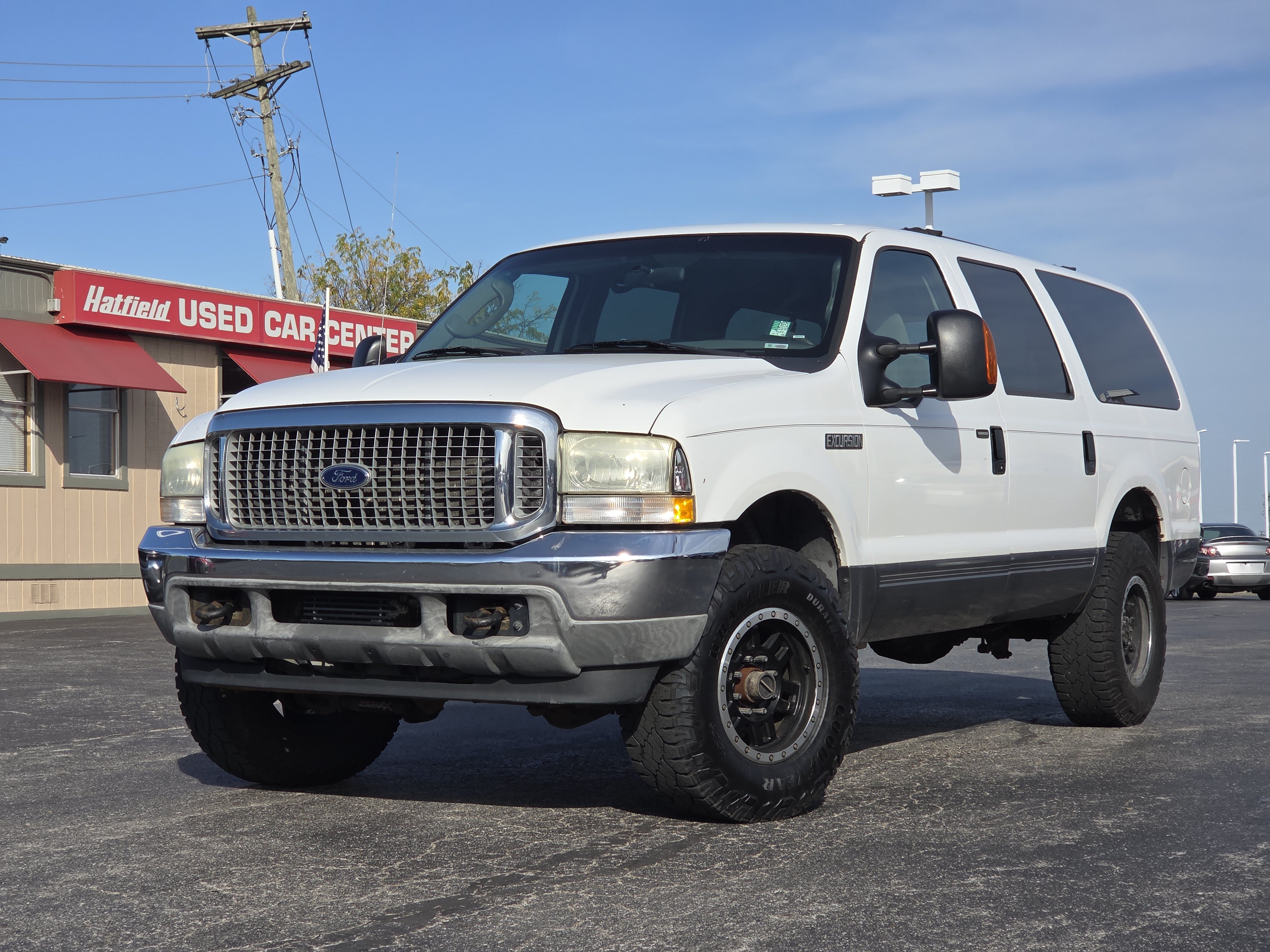 Used 2004 Ford Excursion XLT AWD/4WD image 2