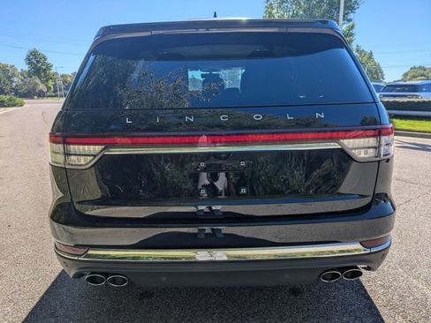 Used 2023 Lincoln Aviator Standard image 4