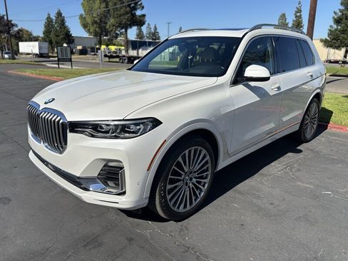 Used 2021 BMW X7 xDrive40i w/ Premium Package AWD/4WD image 7
