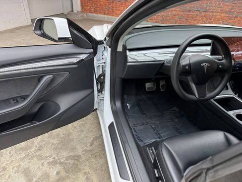 Used 2023 Tesla Model 3 Standard Range image 8