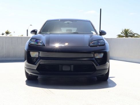 Used 2025 Porsche Macan Electric RWD image 6