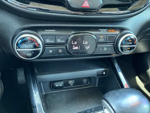 Used 2024 Kia Soul GT-Line FWD image 28
