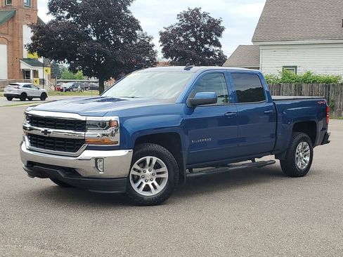 Used 2018 Chevrolet Silverado 1500 LT w/ All Star Edition AWD/4WD image 26