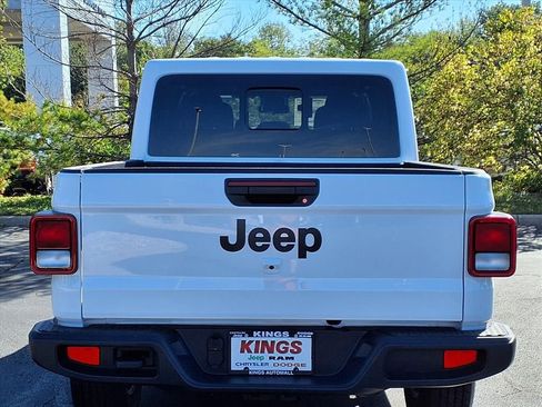 New 2025 Jeep Gladiator Sport image 26