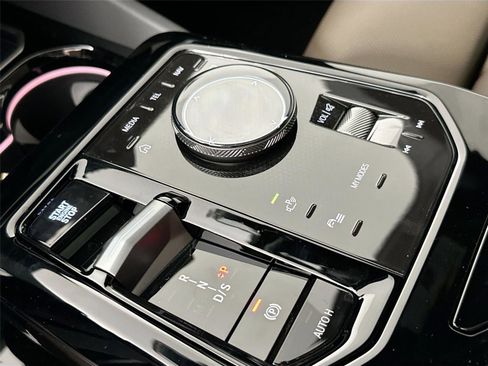 New 2026 BMW 530i xDrive w/ Premium Package AWD/4WD image 17