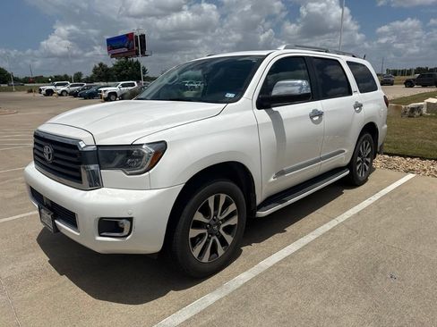 Used 2018 Toyota Sequoia Limited w/ Safety & Convenience Package RWD image 5