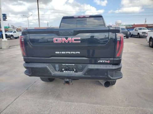 Used 2024 GMC Sierra 2500 AT4 w/ AT4 Premium Plus Package image 11