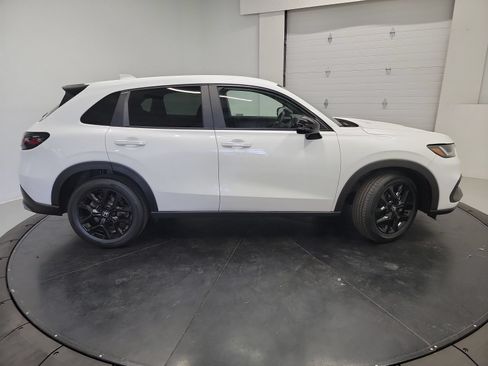 Used 2024 Honda HR-V Sport image 11