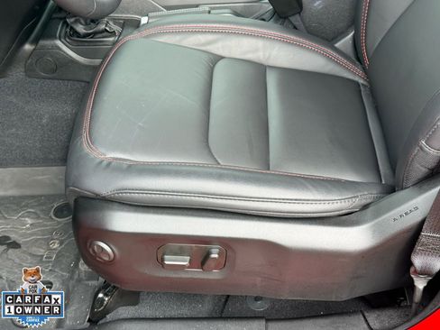 Used 2025 Jeep Gladiator Rubicon image 2