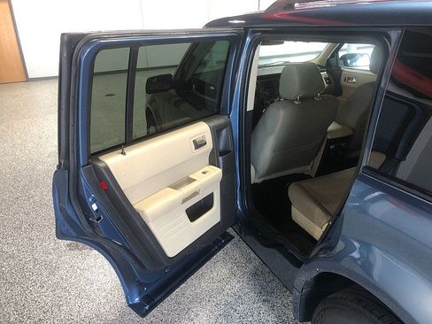 Used 2018 Ford Flex SE FWD image 14