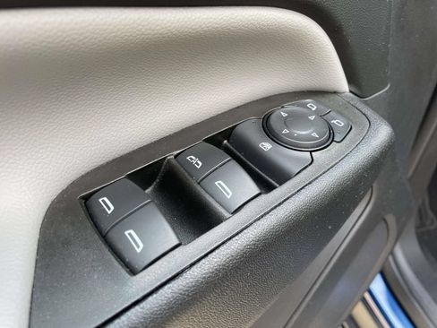 Used 2023 Chevrolet Equinox LS w/ LS Convenience Package FWD image 13