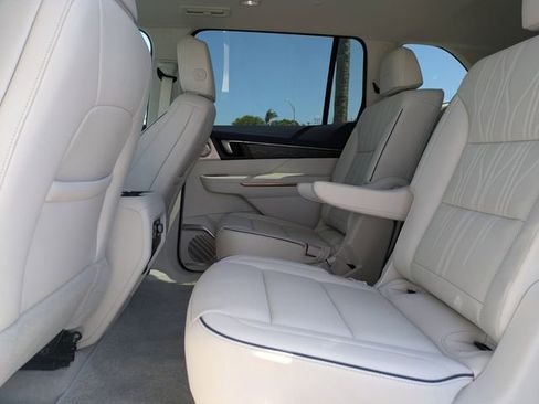 New 2026 Buick Enclave Avenir w/ Super Cruise Package FWD image 19