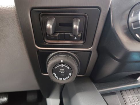 Used 2022 Ford F350 Limited w/ FX4 Off-Road Package image 26