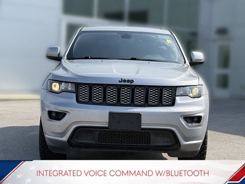 Used 2018 Jeep Grand Cherokee Altitude AWD/4WD image 5