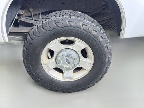 Used 2013 Ford F350 XLT w/ FX4 4X4 Off-Road Pkg image 27
