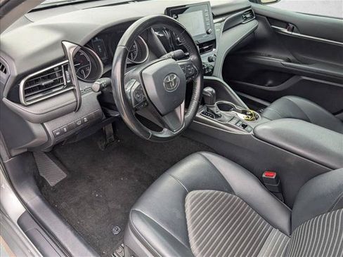 Used 2022 Toyota Camry SE FWD image 10
