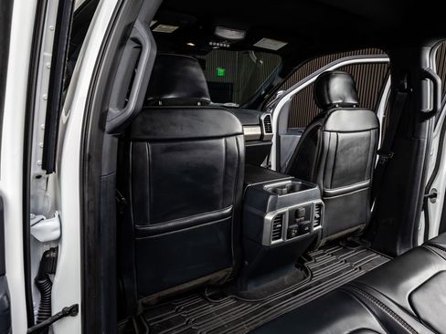 Used 2022 Ford F250 Platinum w/ FX4 Off-Road Package image 33