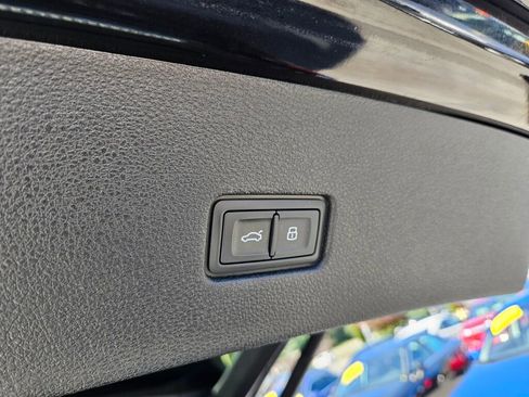Used 2019 Audi Q8 Premium Plus AWD/4WD image 11