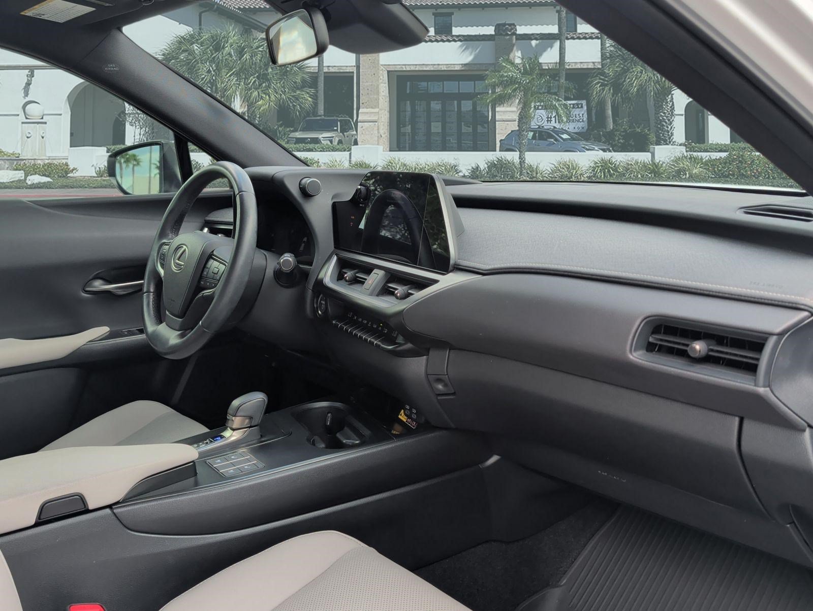 Used 2025 Lexus UX 300h FWD w/ Accessory Package (Z1) image 29