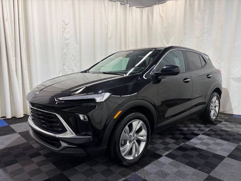 Used 2024 Buick Encore GX Preferred FWD image 2