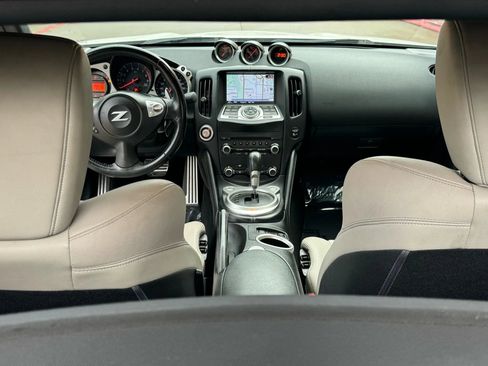 Used 2014 Nissan 370Z Touring w/ Sport Package image 12