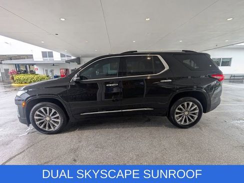 Used 2023 Chevrolet Traverse Premier FWD image 4