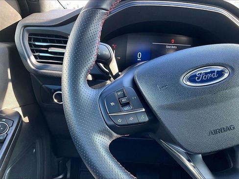 Used 2025 Ford Escape ST-Line AWD/4WD image 18