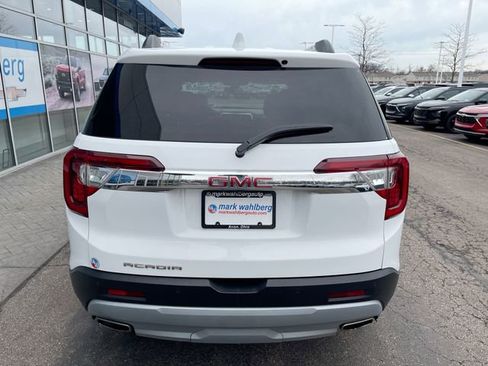Used 2023 GMC Acadia SLT image 31