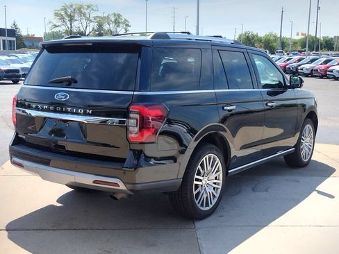 Used 2024 Ford Expedition Limited AWD/4WD image 17