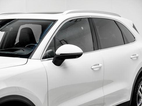 Used 2023 Porsche Cayenne image 24