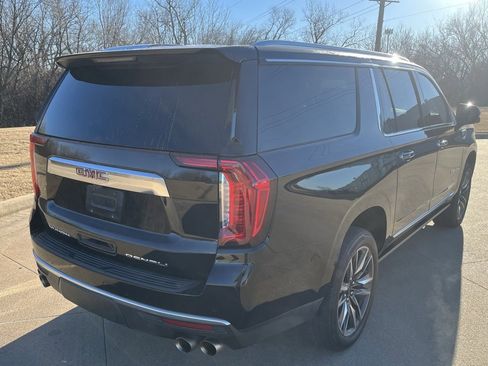 Used 2022 GMC Yukon XL Denali w/ Denali Ultimate Package image 3