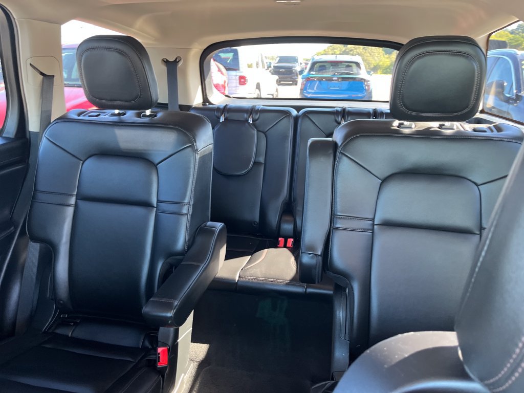 Used 2024 Lincoln Aviator AWD w/ Premium Package image 13