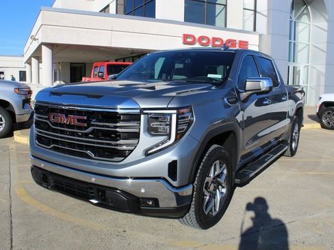 Used 2023 GMC Sierra 1500 SLT image 1