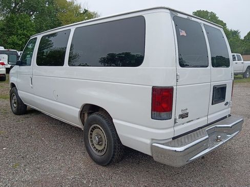 Used 2003 Ford E-150 and Econoline 150 Wagon RWD image 7