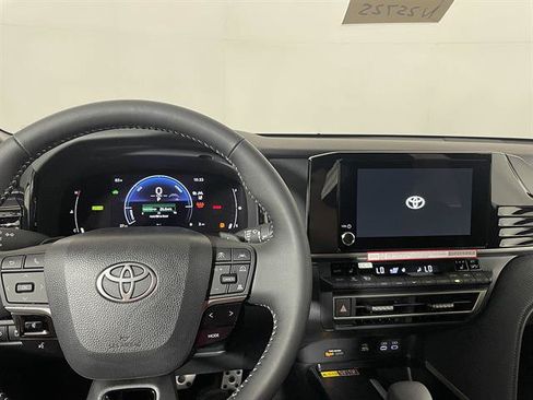 New 2026 Toyota Camry SE FWD image 15