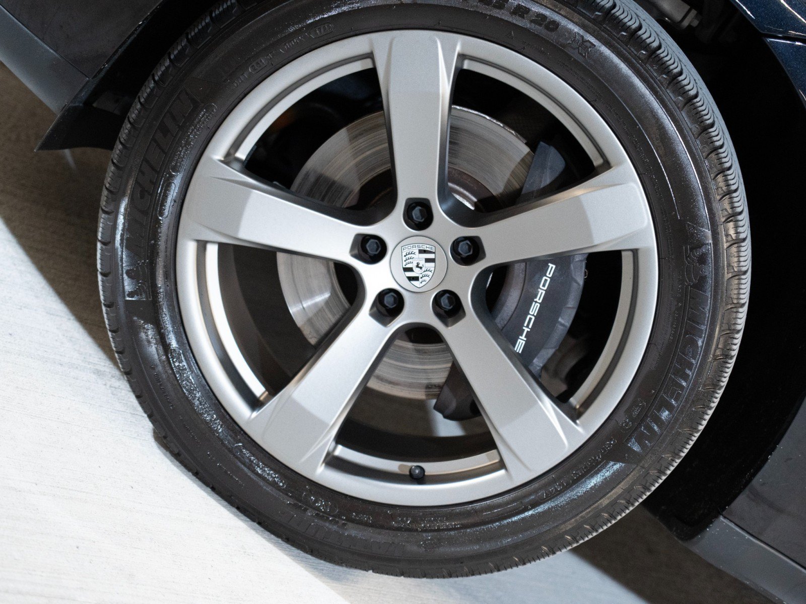 Certified 2023 Porsche Macan AWD/4WD image 11