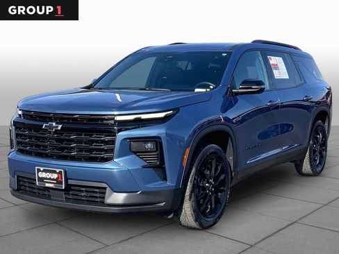 Used 2025 Chevrolet Traverse LT w/ Midnight/Sport Edition FWD image 1