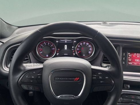 Used 2016 Dodge Challenger SXT RWD image 7