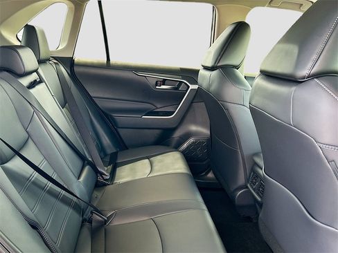 Used 2025 Toyota RAV4 XLE Premium image 25